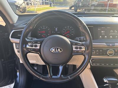 2017 Kia Cadenza Premium - Photo 18 - Topeka, KS 66608