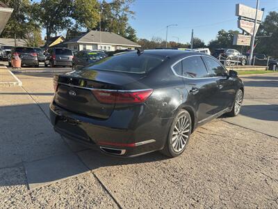2017 Kia Cadenza Premium - Photo 3 - Topeka, KS 66608