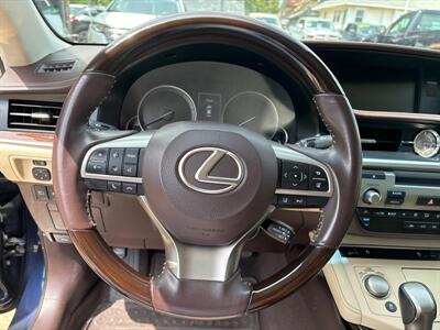 2018 Lexus ES   - Photo 33 - Topeka, KS 66608