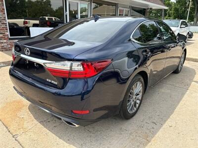 2018 Lexus ES   - Photo 5 - Topeka, KS 66608