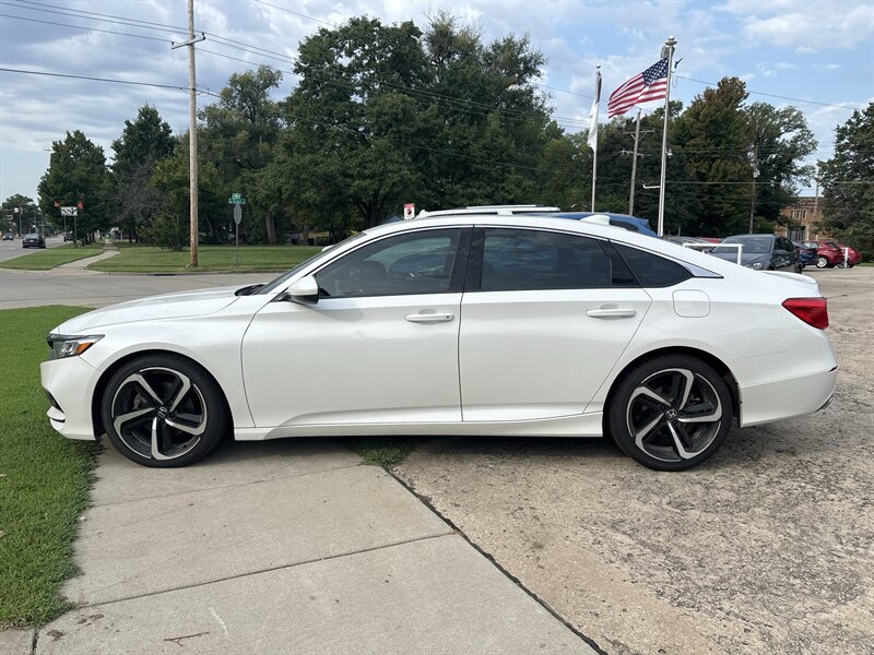 2018 Honda Accord Sport   - Photo 4 - Topeka, KS 66608