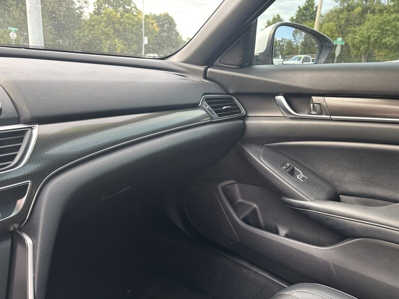 2018 Honda Accord Sport   - Photo 16 - Topeka, KS 66608