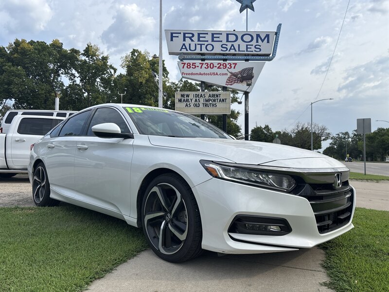 2018 Honda Accord Sport   - Photo 1 - Topeka, KS 66608