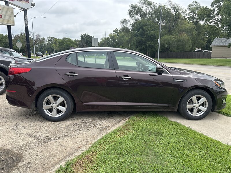 2015 Kia Optima LX   - Photo 2 - Topeka, KS 66608
