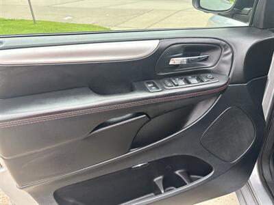 2019 Dodge Grand Caravan GT - Photo 9 - Topeka, KS 66608