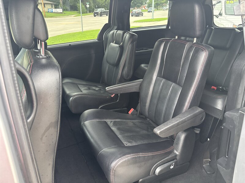 2019 Dodge Grand Caravan GT   - Photo 18 - Topeka, KS 66608