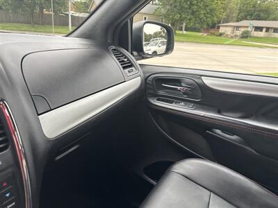 2019 Dodge Grand Caravan GT - Photo 16 - Topeka, KS 66608