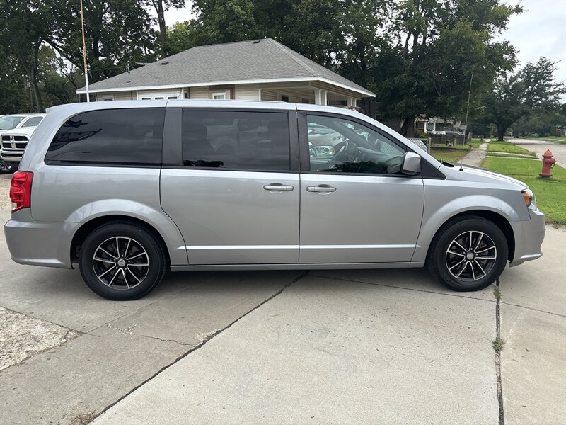 2019 Dodge Grand Caravan GT   - Photo 5 - Topeka, KS 66608