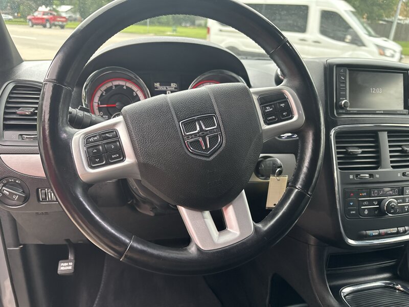 2019 Dodge Grand Caravan GT   - Photo 12 - Topeka, KS 66608