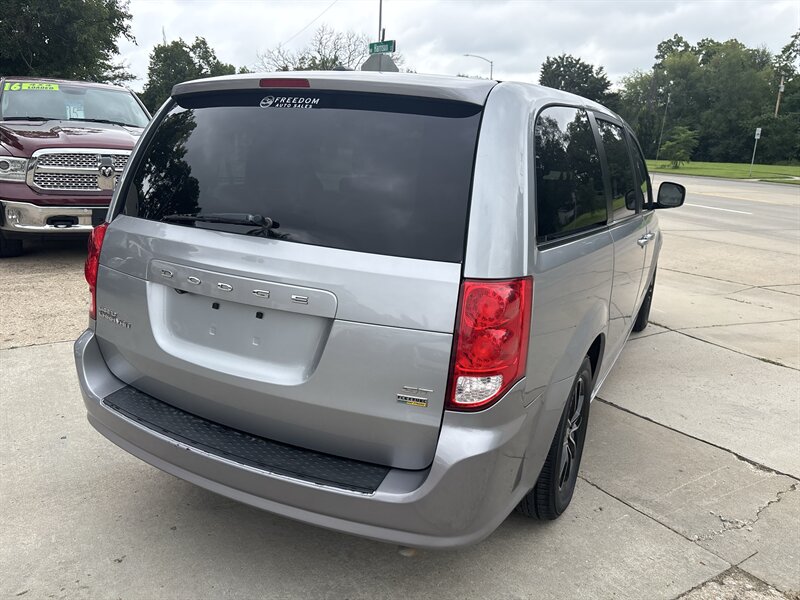 2019 Dodge Grand Caravan GT   - Photo 3 - Topeka, KS 66608
