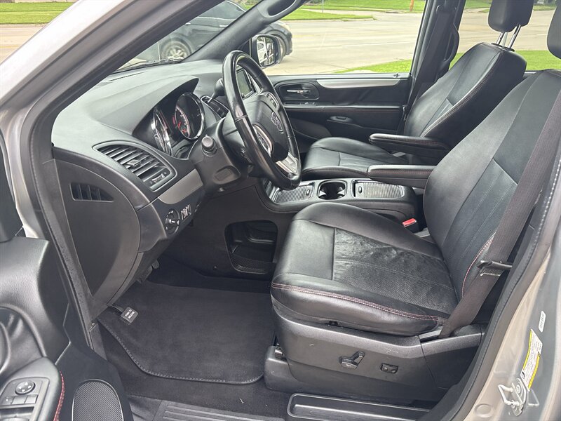 2019 Dodge Grand Caravan GT   - Photo 10 - Topeka, KS 66608