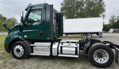 2022 Freightliner New Cascadia 116   - Photo 5 - Grand Rapids, OH 43522