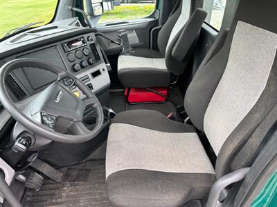 2022 Freightliner New Cascadia 116   - Photo 8 - Grand Rapids, OH 43522