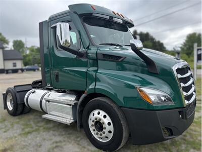 2022 Freightliner New Cascadia 116   - Photo 2 - Grand Rapids, OH 43522