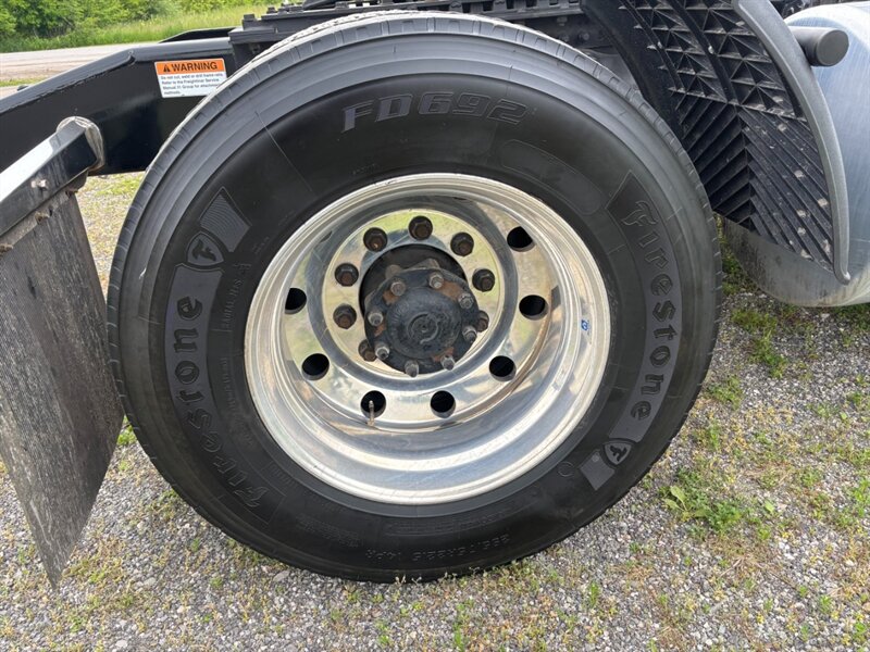 2022 Freightliner New Cascadia 116   - Photo 11 - Grand Rapids, OH 43522