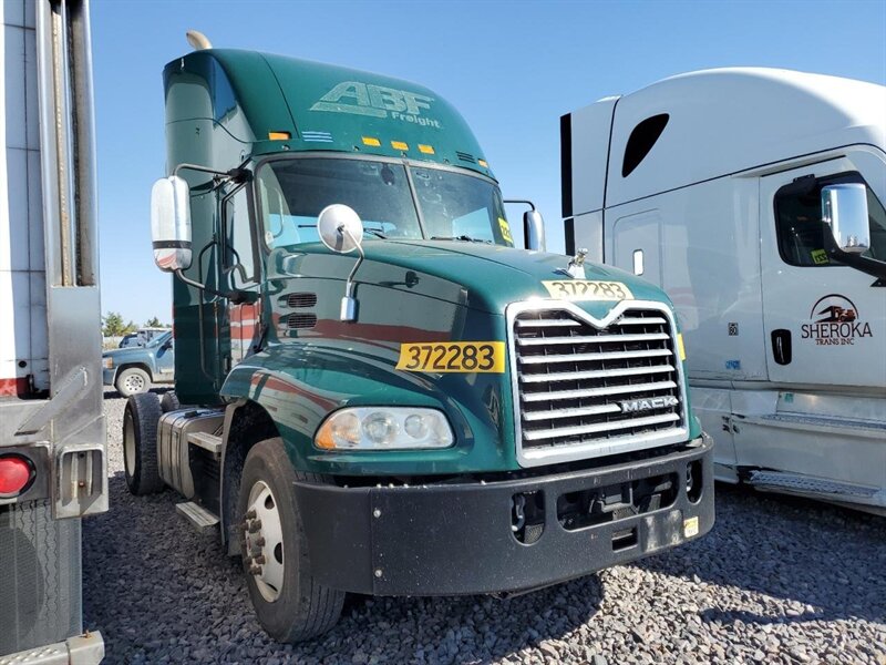2018 MACK CXU612 - Photo 2 - Grand Rapids, OH 43522