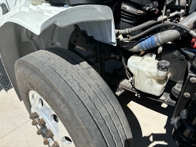 2020 Freightliner M2 Box Truck  106 Medium Duty Series - Photo 8 - Grand Rapids, OH 43522