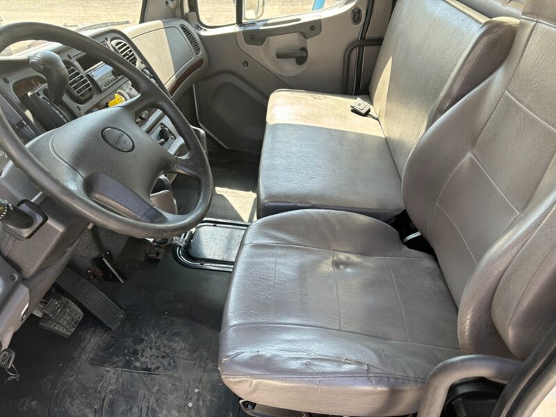 2020 Freightliner M2 Box Truck  106 Medium Duty Series - Photo 4 - Grand Rapids, OH 43522