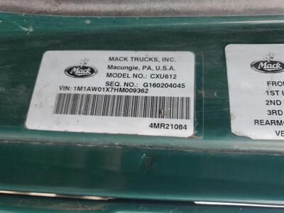 2017 Mack Pinnacle   - Photo 2 - Grand Rapids, OH 43522