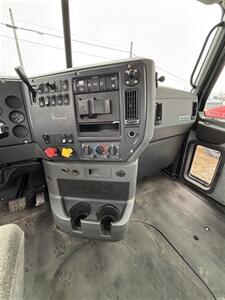 2017 Mack Pinnacle   - Photo 8 - Grand Rapids, OH 43522