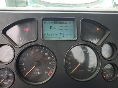 2017 Mack Pinnacle   - Photo 3 - Grand Rapids, OH 43522