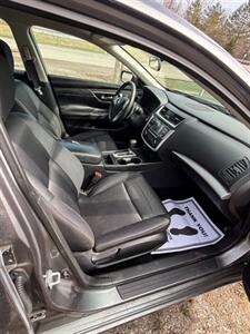 2016 Nissan Altima   - Photo 10 - Grand Rapids, OH 43522