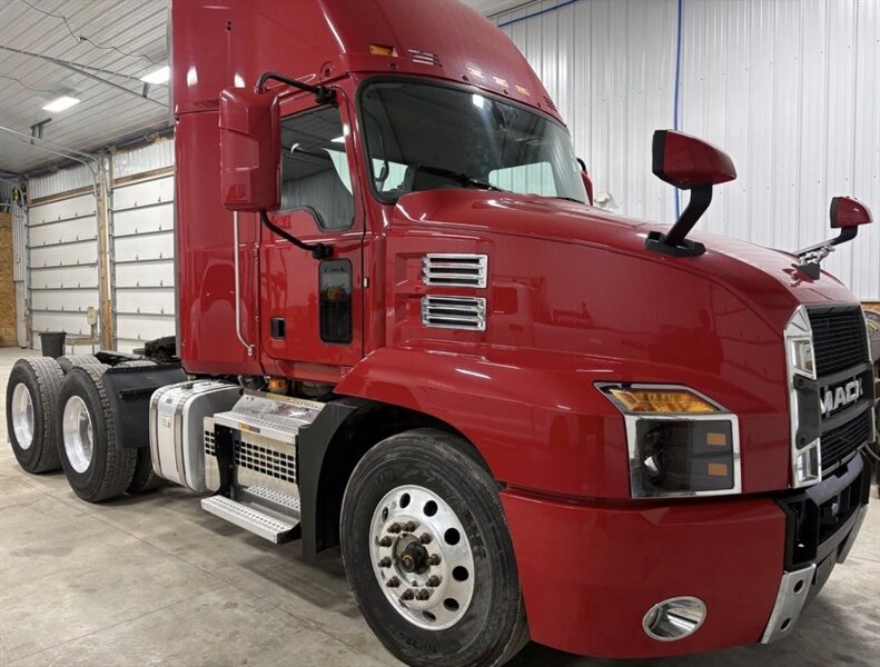 2020 Mack AN64T   - Photo 1 - Grand Rapids, OH 43522