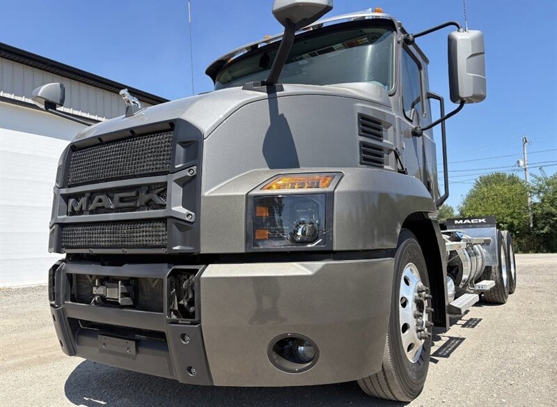 2025 Mack Anthem   - Photo 1 - Grand Rapids, OH 43522