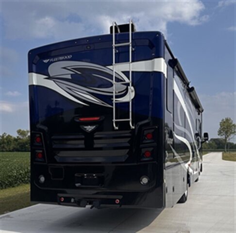 2018 Fleetwood Bounder - Photo 3 - Grand Rapids, OH 43522
