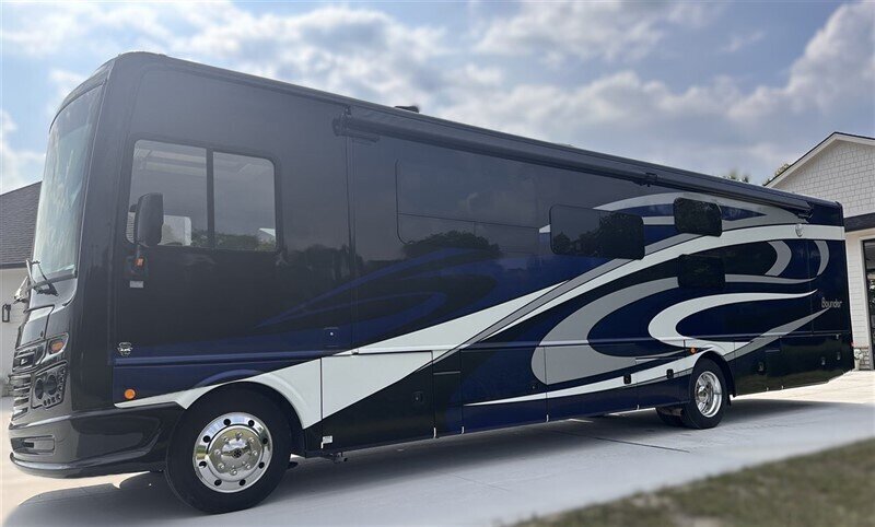 2018 Fleetwood Bounder  