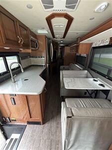 2018 Fleetwood Bounder - Photo 9 - Grand Rapids, OH 43522