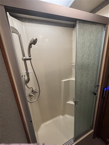 2018 Fleetwood Bounder - Photo 25 - Grand Rapids, OH 43522
