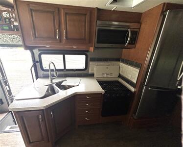 2018 Fleetwood Bounder - Photo 23 - Grand Rapids, OH 43522