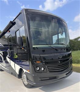 2018 Fleetwood Bounder 36'   - Photo 3 - Grand Rapids, OH 43522