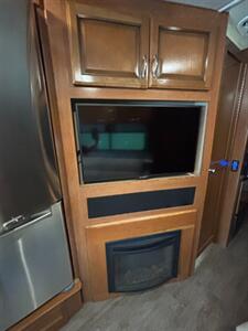 2018 Fleetwood Bounder 36'   - Photo 14 - Grand Rapids, OH 43522