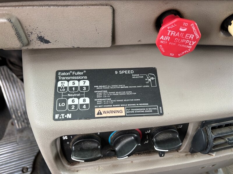 2005 Mack CXU612 - Photo 11 - Grand Rapids, OH 43522