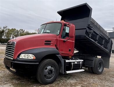 2025 Mack CXU612   - Photo 2 - Grand Rapids, OH 43522