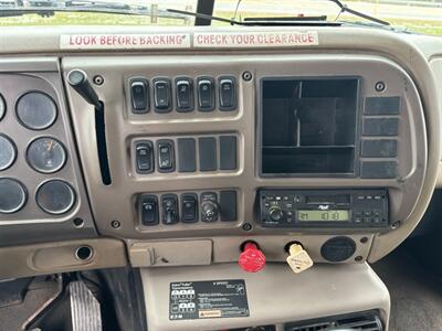 2005 Mack CXU612 - Photo 13 - Grand Rapids, OH 43522