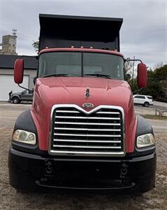 2025 Mack CXU612