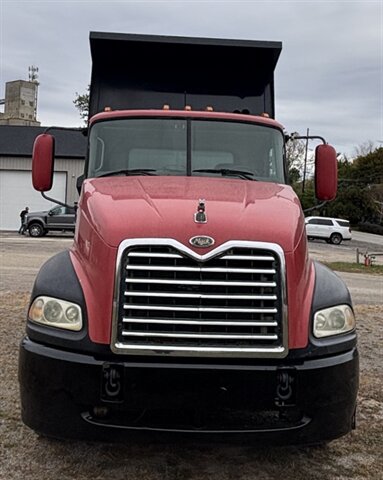 2025 Mack CXU612   - Photo 1 - Grand Rapids, OH 43522