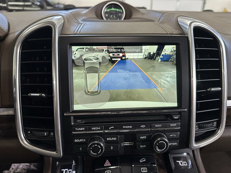 2015 Porsche Cayenne Turbo - Photo 23