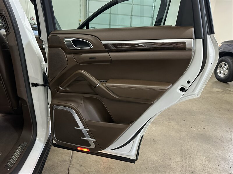 2015 Porsche Cayenne Turbo - Photo 28