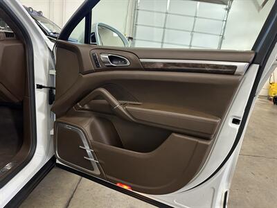 2015 Porsche Cayenne Turbo   - Photo 29 - Portland, OR 97220