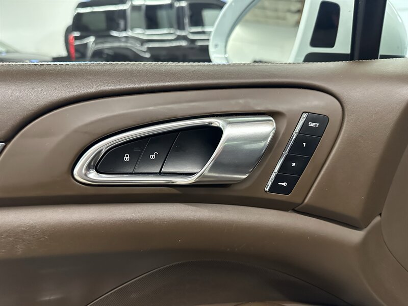 2015 Porsche Cayenne Turbo - Photo 30