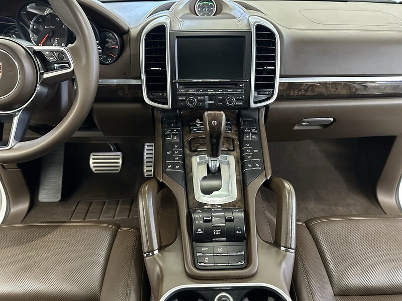 2015 Porsche Cayenne Turbo - Photo 19