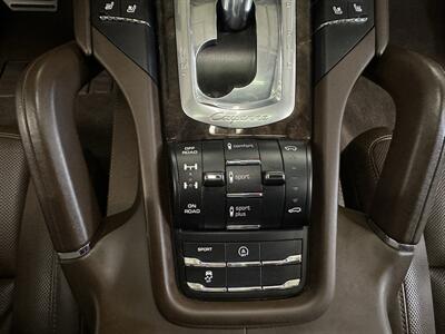 2015 Porsche Cayenne Turbo   - Photo 21 - Portland, OR 97220