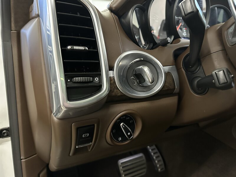2015 Porsche Cayenne Turbo - Photo 31