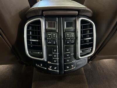 2015 Porsche Cayenne Turbo   - Photo 25 - Portland, OR 97220