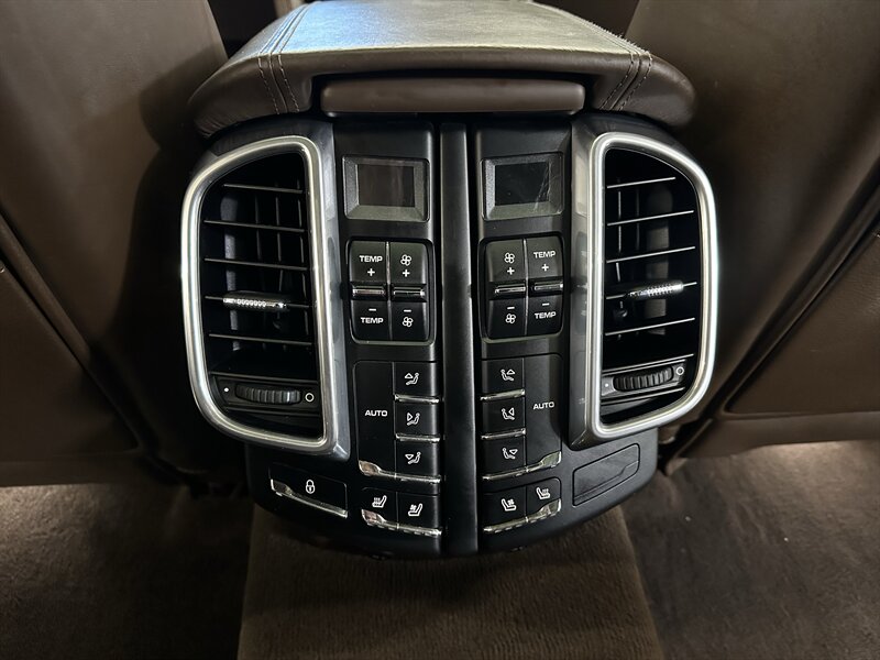 2015 Porsche Cayenne Turbo - Photo 25