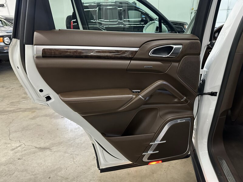 2015 Porsche Cayenne Turbo - Photo 27